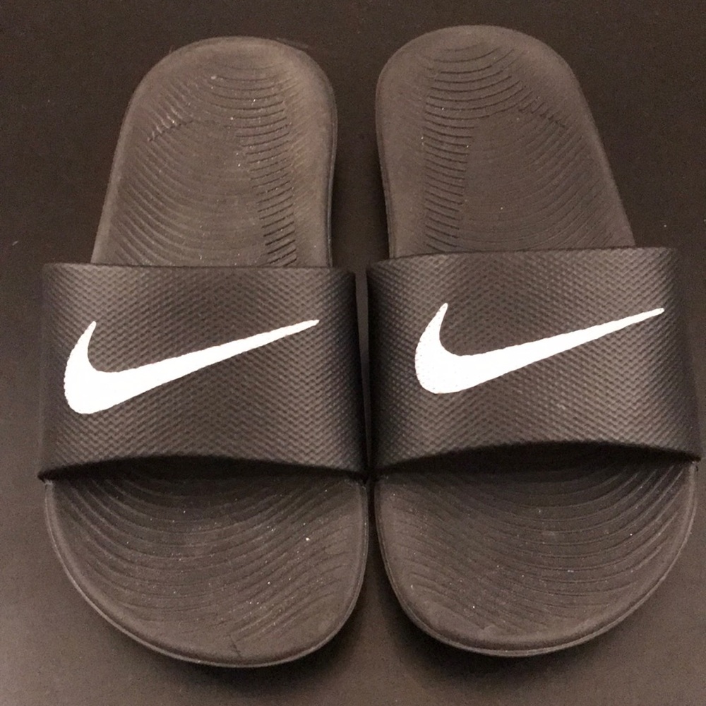 Boy’s Nike ‘kawa’ Slides